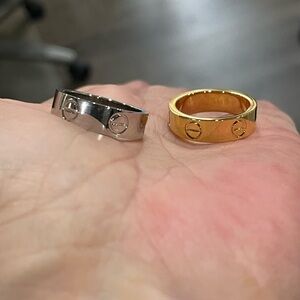 - LUXURY SCREW RING LOVE BAND CLASSIC MODEL RING